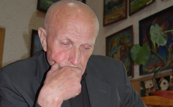 Скончался писатель1