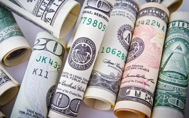 Курс доллара стремится к отметке 20 гривен Фото № 0 Курс доллара стремится к отметке 20 гривен Фото № 0