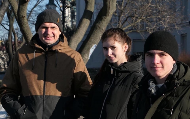 Олег Сенцов написал радостную новость о том, что он воссоединился с семьей (ФОТО) Фото № 1 Олег Сенцов написал радостную новость о том, что он воссоединился с семьей (ФОТО) Фото № 1