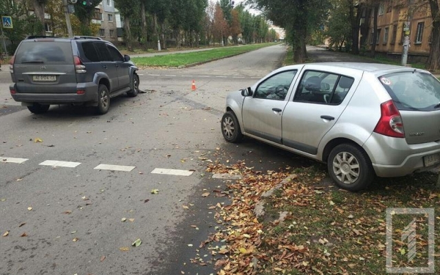 В Кривом Роге во время ДТП пострадали два человека Фото № 0 В Кривом Роге во время ДТП пострадали два человека Фото № 0