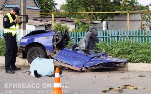 Страшная трагедия в Долгинцевском районе: Daewoo Lanos сбил двух пешеходов Фото № 3 Страшная трагедия в Долгинцевском районе: Daewoo Lanos сбил двух пешеходов Фото № 3
