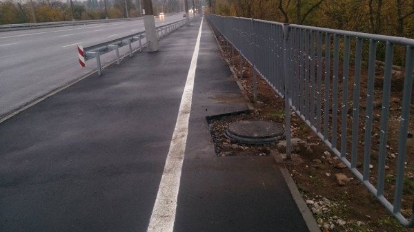 Критика и ещё раз критика: горожане раскритиковали новую велодорожку на Волгоградской Фото № 5 Критика и ещё раз критика: горожане раскритиковали новую велодорожку на Волгоградской Фото № 5