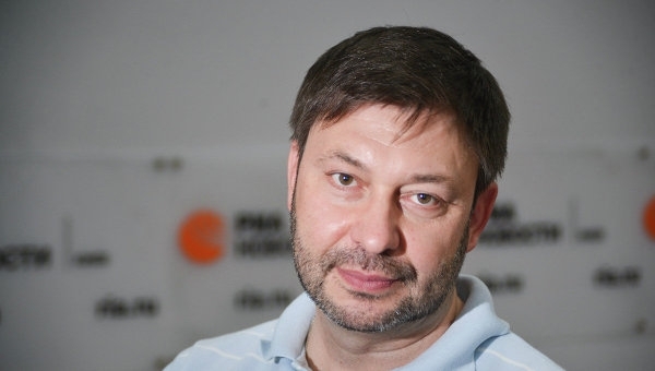 В столиці затримали главу пропагандистського ЗМІ РІА «Новини Україна»: етапують до херсонського суду Фото № 0 В столиці затримали главу пропагандистського ЗМІ РІА «Новини Україна»: етапують до херсонського суду Фото № 0