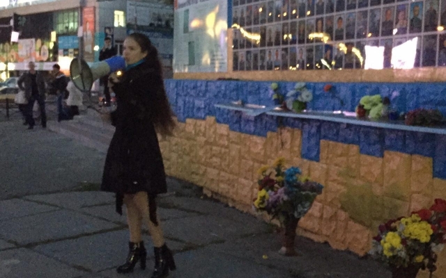 Криворожане вышли на митинг с требованием снять с депутатов неприкосновенность Фото № 1 Криворожане вышли на митинг с требованием снять с депутатов неприкосновенность Фото № 1