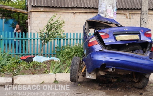 Страшная трагедия в Долгинцевском районе: Daewoo Lanos сбил двух пешеходов Фото № 4 Страшная трагедия в Долгинцевском районе: Daewoo Lanos сбил двух пешеходов Фото № 4