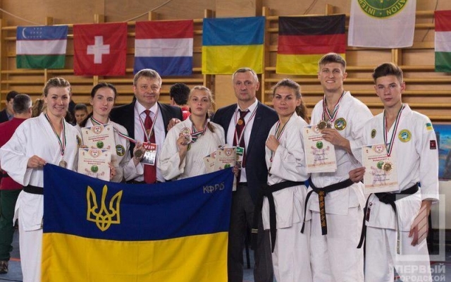 Криворожане завоевали 8 медалей на Чемпионате Европы по рукопашному бою Фото № 3 Криворожане завоевали 8 медалей на Чемпионате Европы по рукопашному бою Фото № 3
