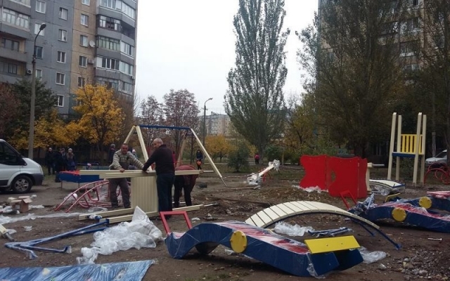 В Кривом Роге появится новая детская площадка Фото № 1 В Кривом Роге появится новая детская площадка Фото № 1
