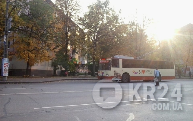В Кривом Роге наконец отремонтировали троллейбус, простоявший в депо полгода Фото № 1 В Кривом Роге наконец отремонтировали троллейбус, простоявший в депо полгода Фото № 1