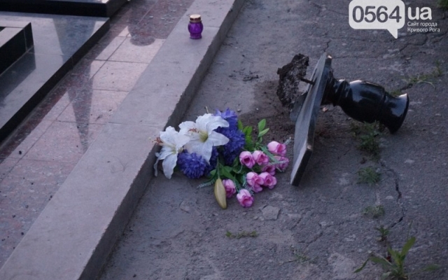 На Аллее Славы начали переделывать памятники погибшим героям АТО Фото № 15 На Аллее Славы начали переделывать памятники погибшим героям АТО Фото № 15