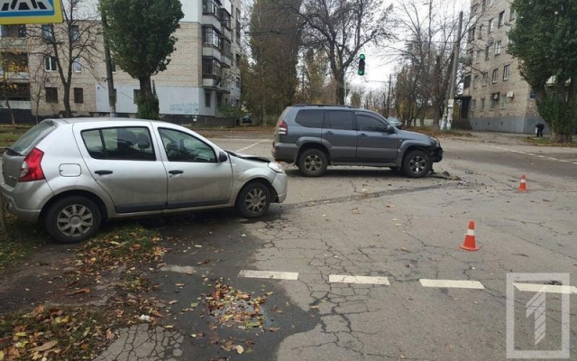 В Кривом Роге во время ДТП пострадали два человека Фото № 1 В Кривом Роге во время ДТП пострадали два человека Фото № 1