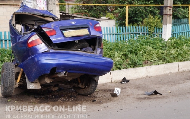 Страшная трагедия в Долгинцевском районе: Daewoo Lanos сбил двух пешеходов Фото № 5 Страшная трагедия в Долгинцевском районе: Daewoo Lanos сбил двух пешеходов Фото № 5
