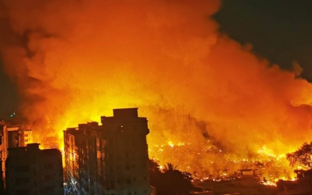 Взрыв на заводе лакокрасочных изделий: тучи дыма накрывают весь город (ВИДЕО) Фото № 0 Взрыв на заводе лакокрасочных изделий: тучи дыма накрывают весь город (ВИДЕО) Фото № 0