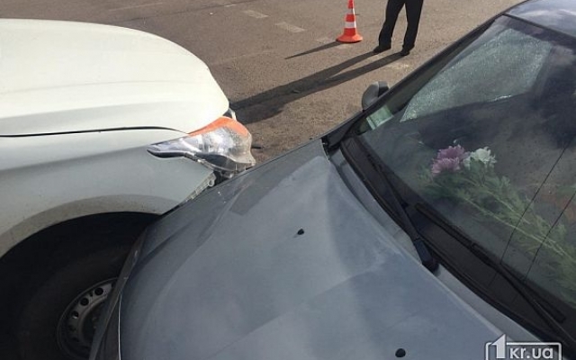 В ДТП в Кривом Роге пострадала женщина Фото № 1 В ДТП в Кривом Роге пострадала женщина Фото № 1