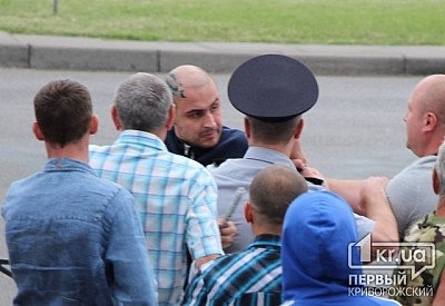 На встрече с Саакашвили пенсионерке поломали руку Фото № 0 На встрече с Саакашвили пенсионерке поломали руку Фото № 0