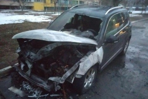 Полтавские водители в шоке: в городе орудуют поджигатели Фото № 0 Полтавские водители в шоке: в городе орудуют поджигатели Фото № 0