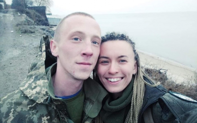 Девушек-волонтеров АТО водитель высадил из автобуса, потому что те требовали выключить российский фильм (ФОТО) Фото № 2 Девушек-волонтеров АТО водитель высадил из автобуса, потому что те требовали выключить российский фильм (ФОТО) Фото № 2
