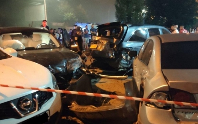 20-летняя модель из Ивано-Франковска на своем BMW протаранила пять автомобилей Фото № 5 20-летняя модель из Ивано-Франковска на своем BMW протаранила пять автомобилей Фото № 5