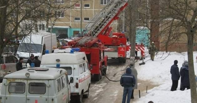 Мать в панике выбросила грудничка в окно: трагедия из-за пожара по соседству Фото № 0 Мать в панике выбросила грудничка в окно: трагедия из-за пожара по соседству Фото № 0