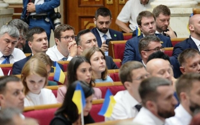 В Раде хотят принять законопроект, разрешающий проникать в жилье украинцев из-за долгов по ЖКХ Фото № 0 В Раде хотят принять законопроект, разрешающий проникать в жилье украинцев из-за долгов по ЖКХ Фото № 0