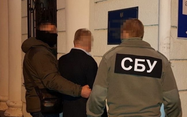 Вымогал взятки у предпринимателей: СБУ задержала сотрудника таможни Фото № 0 Вымогал взятки у предпринимателей: СБУ задержала сотрудника таможни Фото № 0