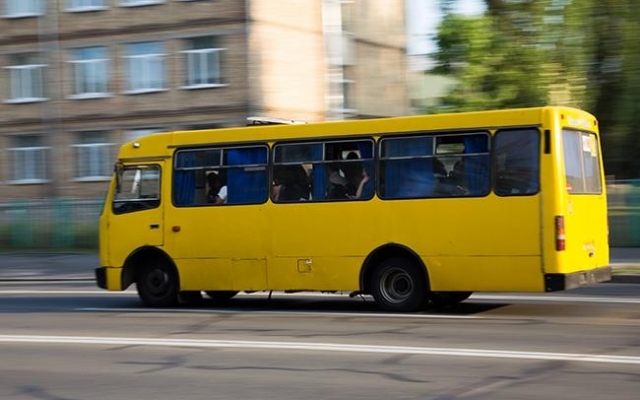 Водія маршрутки, який грубо висадив вдову бійця, відправлять у зону АТО: «перевиховання» Фото № 0 Водія маршрутки, який грубо висадив вдову бійця, відправлять у зону АТО: «перевиховання» Фото № 0