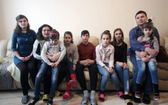 Власти Польши выгоняют многодетную украинскую семью Фото № 0 Власти Польши выгоняют многодетную украинскую семью Фото № 0