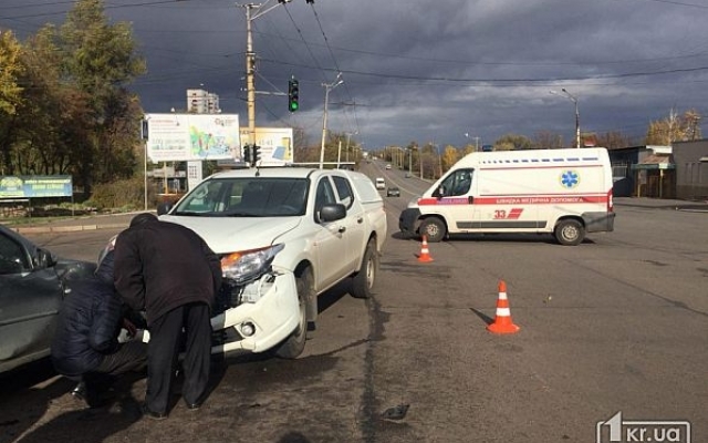 В ДТП в Кривом Роге пострадала женщина Фото № 2 В ДТП в Кривом Роге пострадала женщина Фото № 2