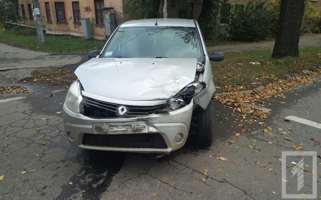 В Кривом Роге во время ДТП пострадали два человека Фото № 2 В Кривом Роге во время ДТП пострадали два человека Фото № 2