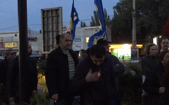 Криворожане вышли на митинг с требованием снять с депутатов неприкосновенность Фото № 6 Криворожане вышли на митинг с требованием снять с депутатов неприкосновенность Фото № 6