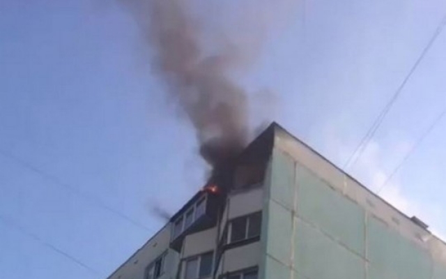 Видео-шок: в России во время пожара на 10 этаже разбились мать и ребенок Фото № 0 Видео-шок: в России во время пожара на 10 этаже разбились мать и ребенок Фото № 0