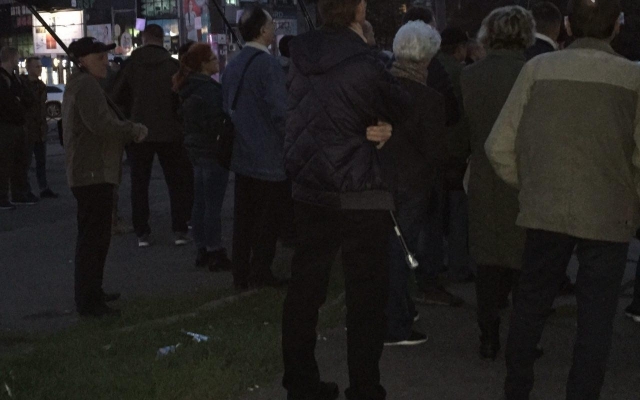 Криворожане вышли на митинг с требованием снять с депутатов неприкосновенность Фото № 4 Криворожане вышли на митинг с требованием снять с депутатов неприкосновенность Фото № 4