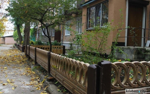 В Покровском районе благоустроили придомовую территорию Фото № 0 В Покровском районе благоустроили придомовую территорию Фото № 0