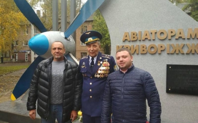 В Кривом Роге появился памятник авиаторам Фото № 1 В Кривом Роге появился памятник авиаторам Фото № 1