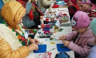 Криворожан учили жить "С глиною в руках, с мыслями о вечном"