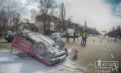На 173 квартале в результате ДТП перевернулся ВАЗ