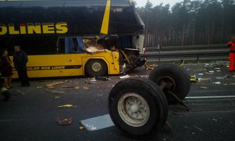 У Польщі автобус з українцям потрапив у ДТП