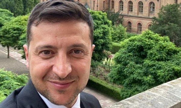 "Это больше, чем видосики", - Владимир Зеленский становится президентом-видеоблогером