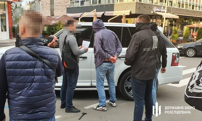 Требовал 160 тысяч долларов – в Киеве высокопоставленный чиновник попался на взятке