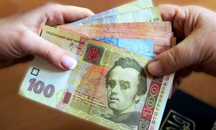 У должников по алиментам будут забирать права