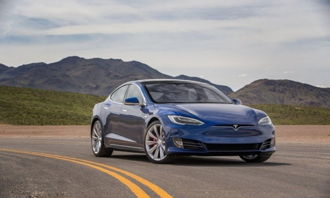 Tesla Model S установила рекорд по скорости на гоночной трассе Лагуна Сека в Калифорнии