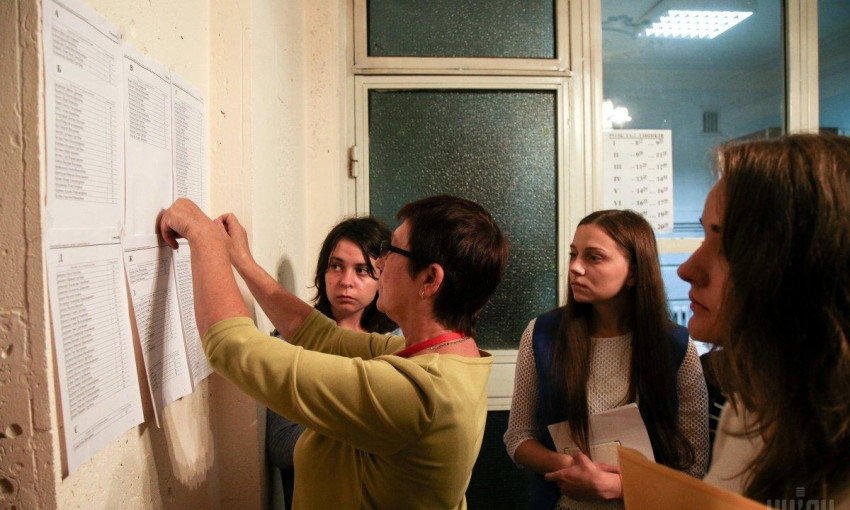 В МОН назвали специальности, на которые установлен минимальный проходной балл