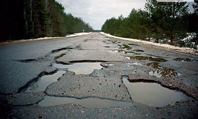 Украина в лидерских позициях как страна с самыми плохими дорогами в мире: 8 место