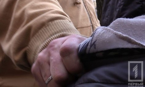 Неизвестные напали на члена аттестационной комиссии Олега Паршина, который проверял руководство Днепропетровской области и Кривого Рога