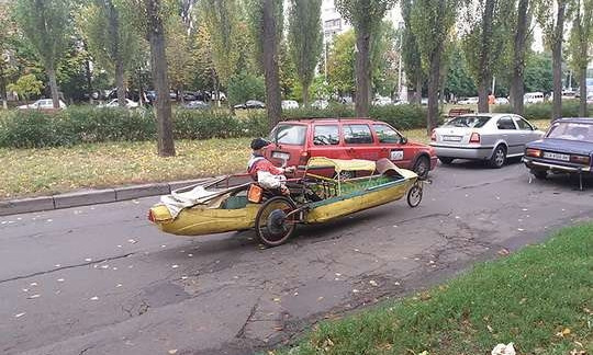 «Велобайдарка» на улицах Киева взорвала соцсети (ФОТО)