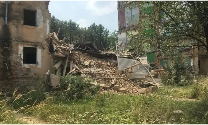 Под Львовом обрушился подъезд дома, под завалами которого 2 года назад не стало 8 человек (ФОТО)