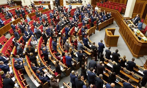 "Слуга народа" и "ЕС" обвиняют друг друга госизмене