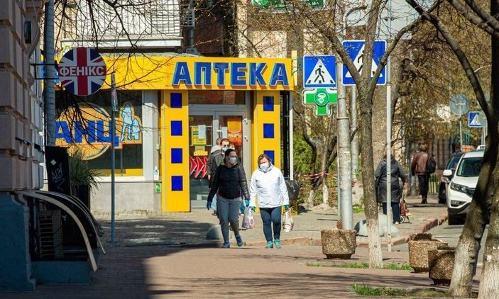 Как от коронавируса лечат депутатов и простых украинцев: сколько стоит, какие препараты выдают (ВИДЕО)