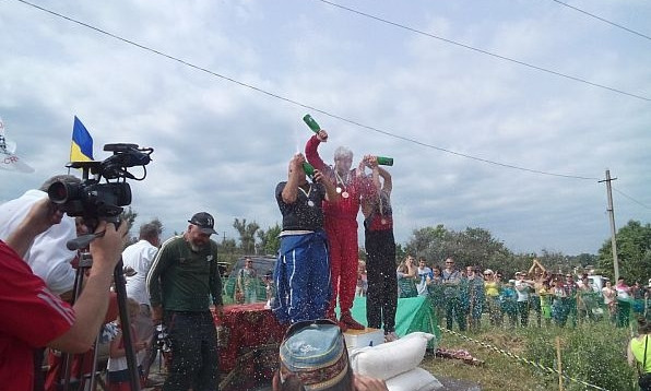 В III этапе Всеукраинских соревнований по автокроссу "Гонки на выживание" победили криворожане