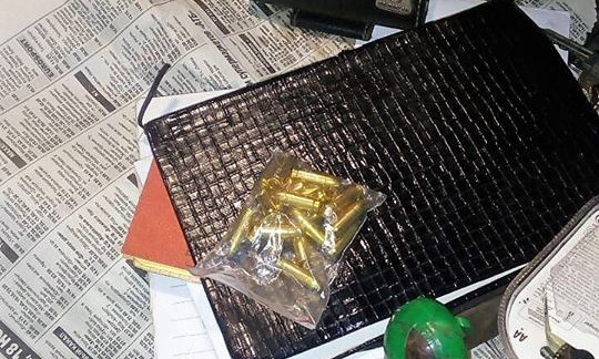 Полицейские задержали злостного нарушителя ПДД с наркотиками и оружием