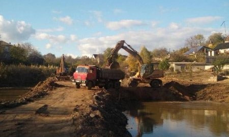 В Кривом Роге начали расчищать балку Кандыбина